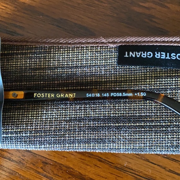 NWT. Foster Grants +1.50 Reading Glasses - Picture 5 of 6